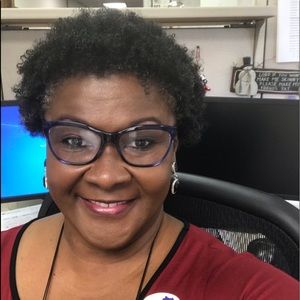 Meet your Posher, Maxine